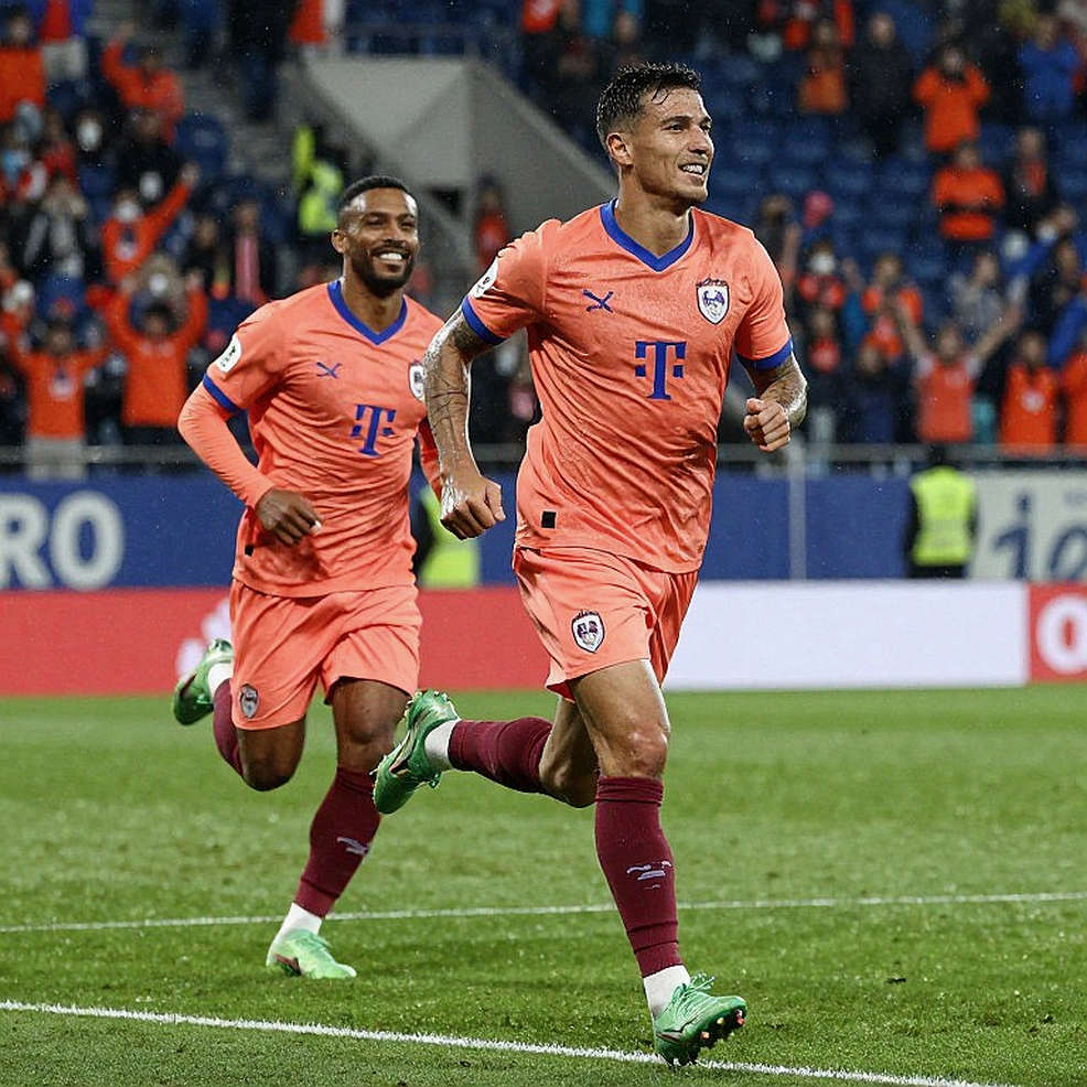 Cong An Nhan Dan sign a 2.01m Brazilian striker while Santos Thaileon still has no registration slot Cong An Nhan Dan sign a 2.01m Brazilian striker while Santos Thaileon still has no registration slot