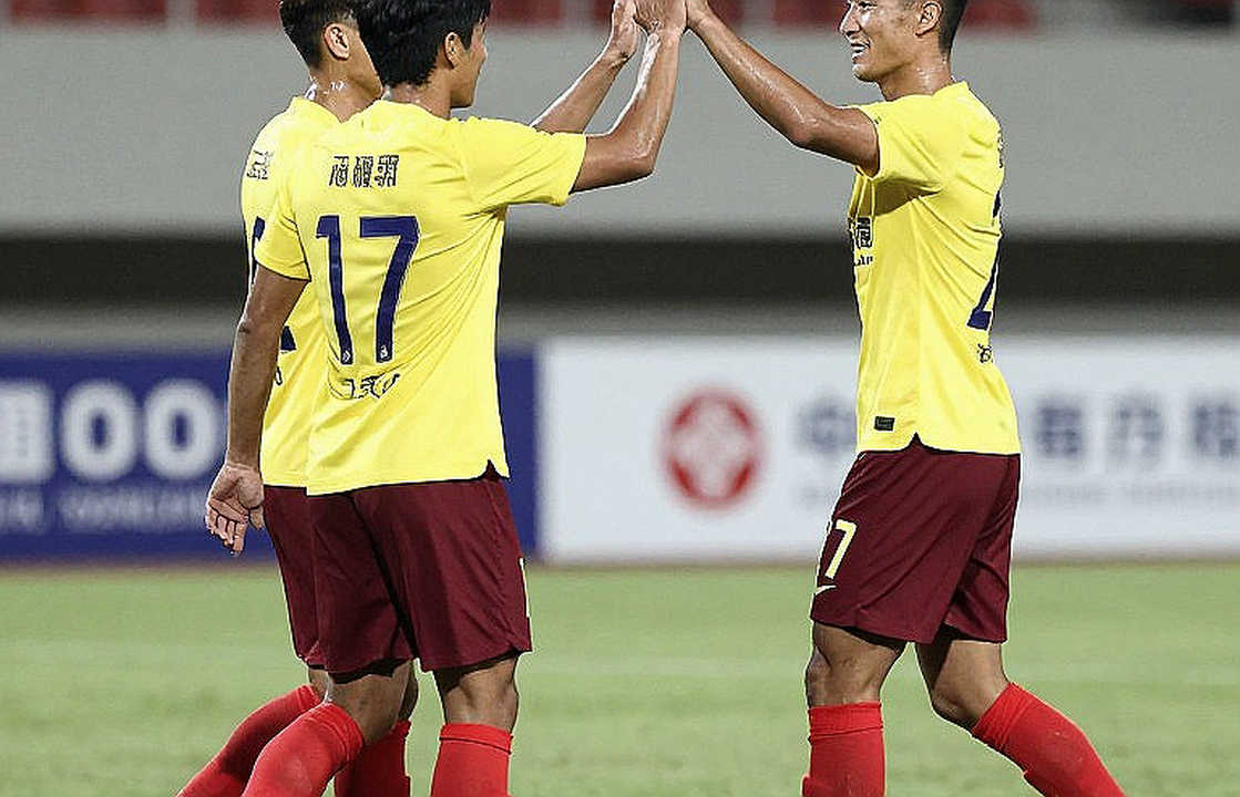 Bàn thứ 979 của Ronaldo: Cú đánh đầu phút 21 và hai mươi mốt bàn còn lại Bàn thứ 979 của Ronaldo: Cú đánh đầu phút 21 và hai mươi mốt bàn còn lại