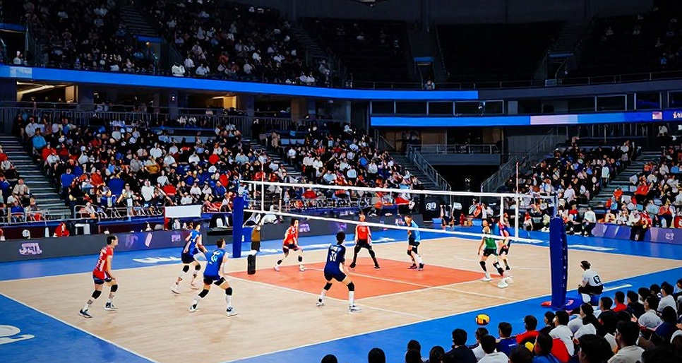 Thổ Nhĩ Kỳ đè bẹp Serbia 3-0 ở bán kết EuroVolley: Thế trận phục vụ và chặn bóng tạo nên sự khác biệt Thổ Nhĩ Kỳ đè bẹp Serbia 3-0 ở bán kết EuroVolley: Thế trận phục vụ và chặn bóng tạo nên sự khác biệt