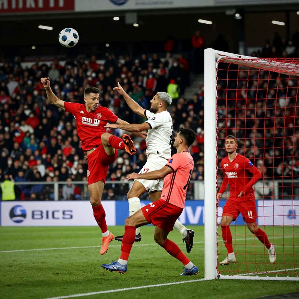 Jorge Jesus không cúi đầu, Cristiano Ronaldo không thể bị bẻ cong — và Al Hilal đã vô địch vì điều đó Jorge Jesus không cúi đầu, Cristiano Ronaldo không thể bị bẻ cong — và Al Hilal đã vô địch vì điều đó