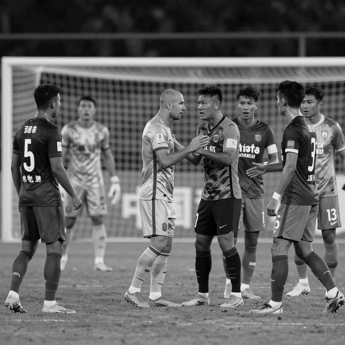 Thị trường chuyển nhượng V.League 2026: Khi thông tin trở thành hàng hóa khan hiếm Thị trường chuyển nhượng V.League 2026: Khi thông tin trở thành hàng hóa khan hiếm