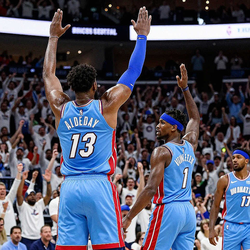Tim Cone từ chối thua để né San Miguel: Ginebra thắng Blackwater 101-96 và nhận hạt giống số 3