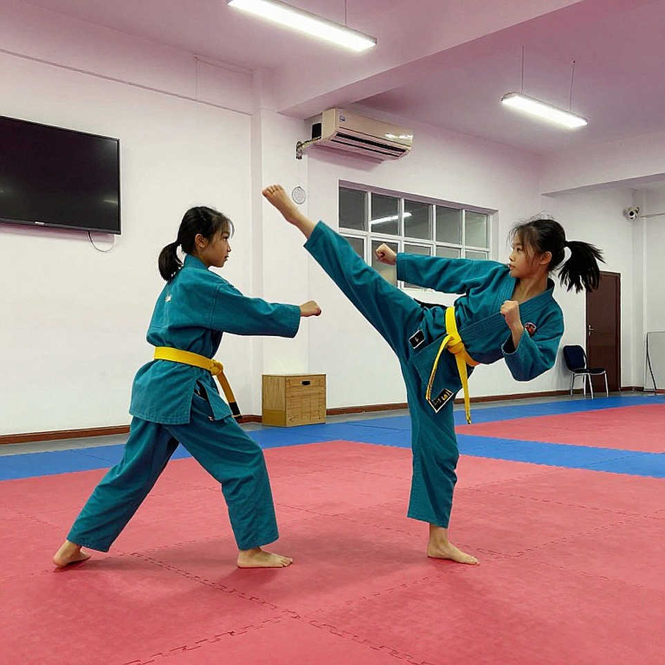 Farid Basharat bất bại 16-0 vẫn rời UFC: khi tỷ lệ kết thúc trận đấu định giá một võ sĩ