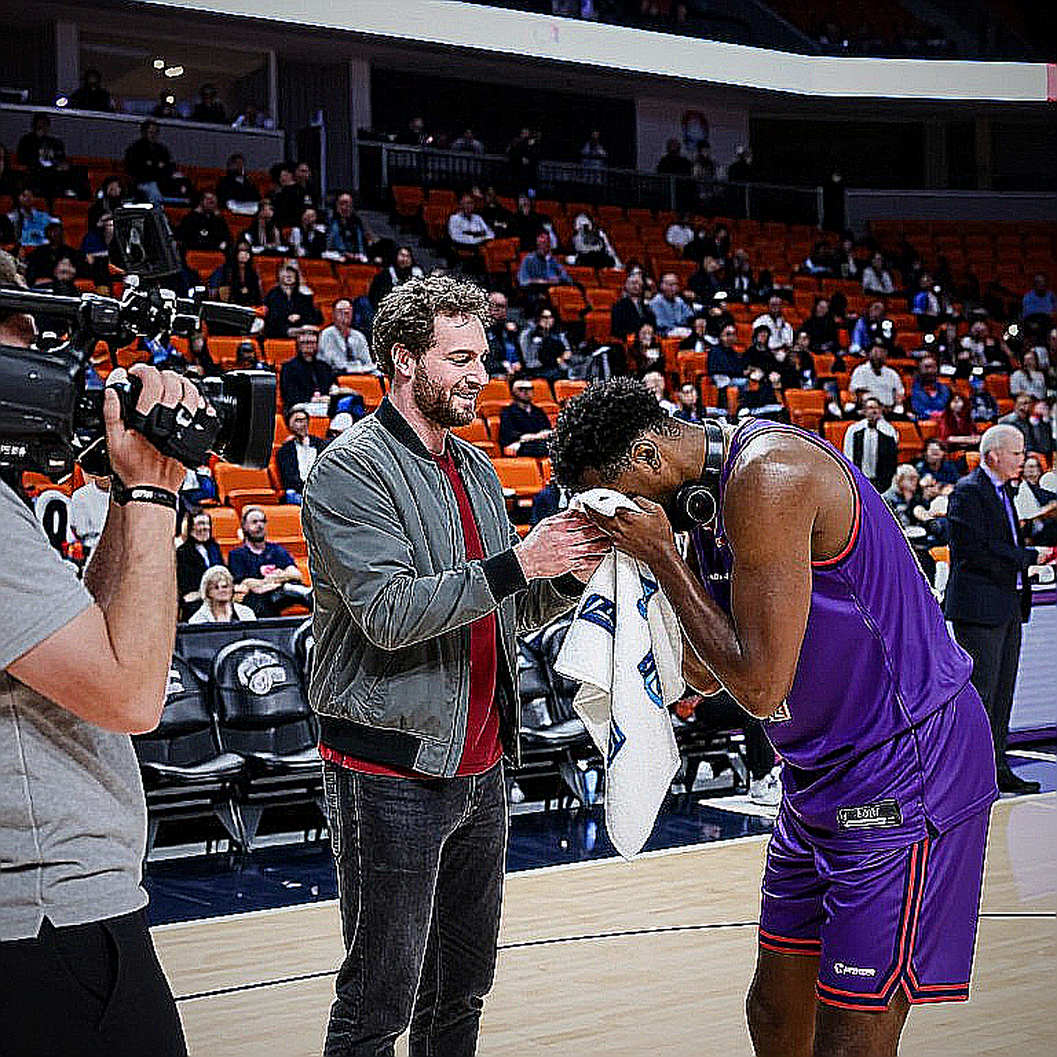 Jack Kayil nghỉ vài tuần vì bắp chân: ALBA mất nhạc trưởng, Knicks chờ đến 2027