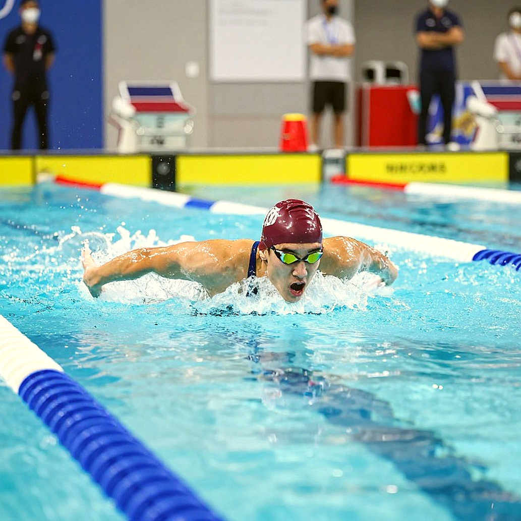 College Swim League khai cuộc: bốn làn bơi và vùng nước chưa đo được đáy