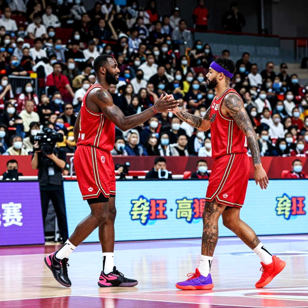 Milutinov chỉ vào sân "khi thật sự cần": Olympiacos bước vào trận gặp Barcelona với hàng dưới rổ rạn nứt