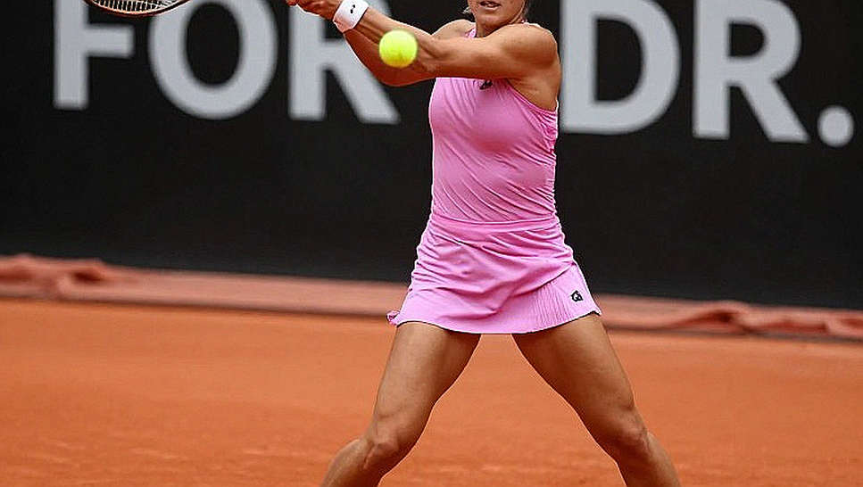 Ô trống trên bảng phân tích: kỷ luật im lặng của người viết tennis